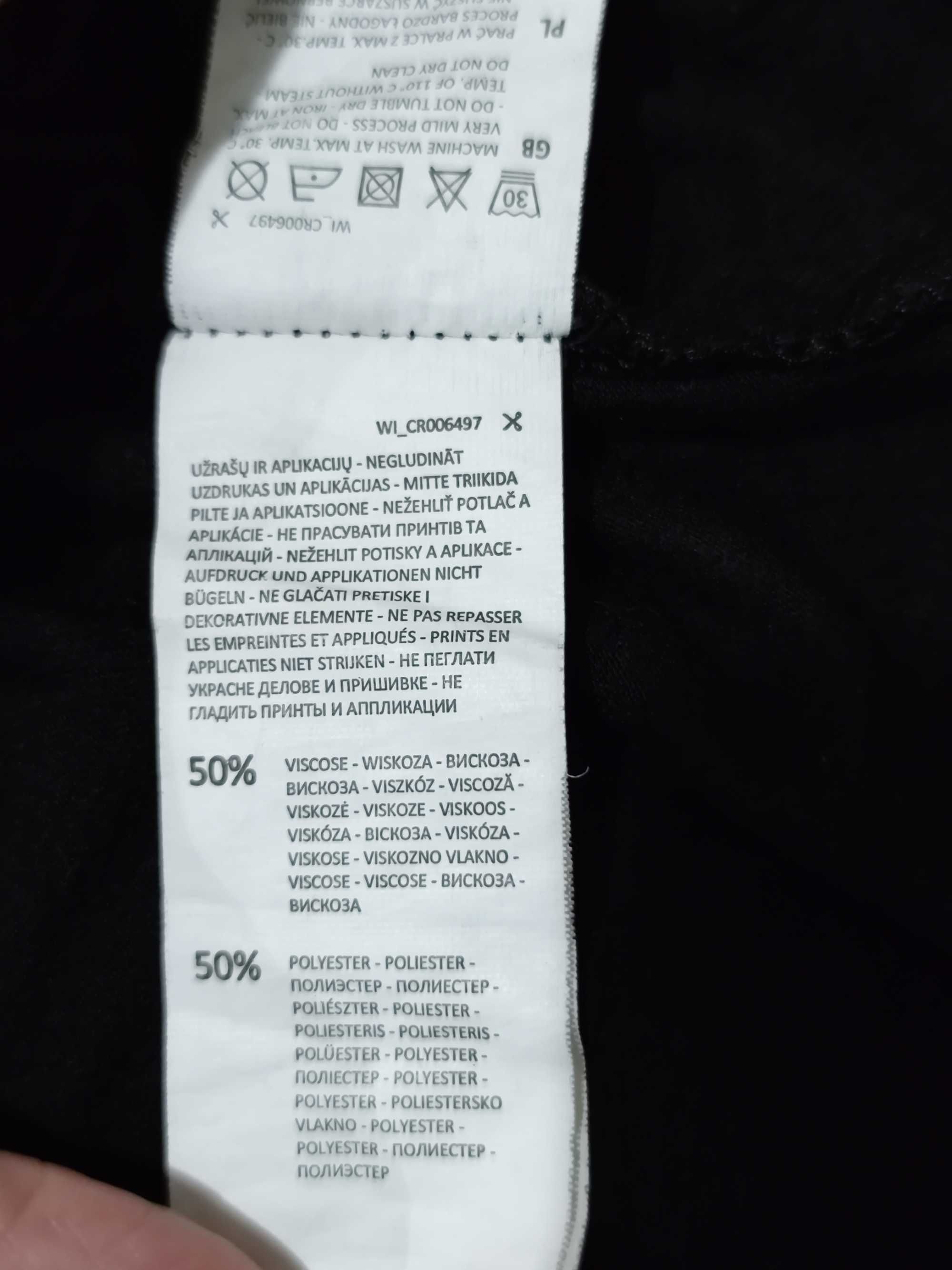 Czarna dopasowana bluzka rękawy trzy czwarte etno wzór Cropp S