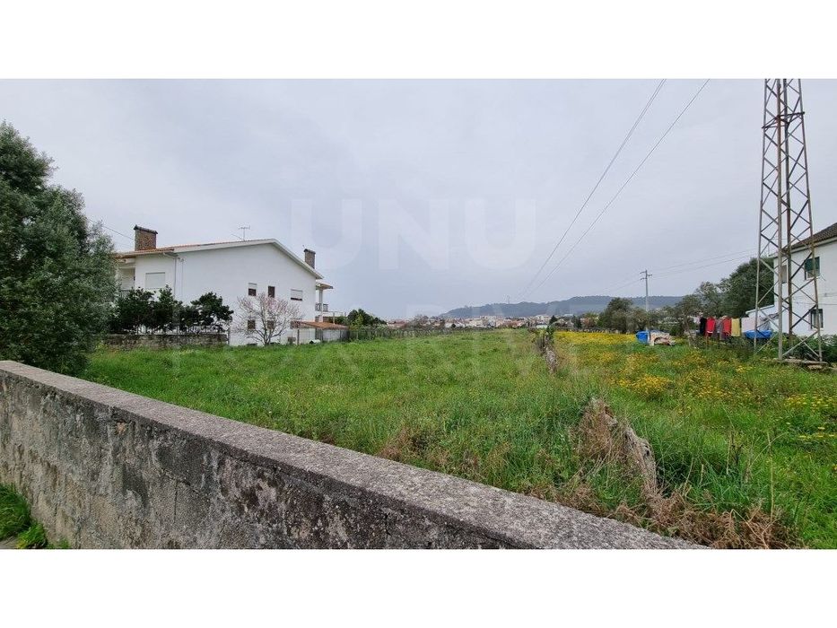 Terreno em Santa Marta de Portuzelo