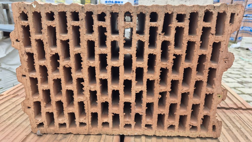 Pustaki  Leier  25 P+W