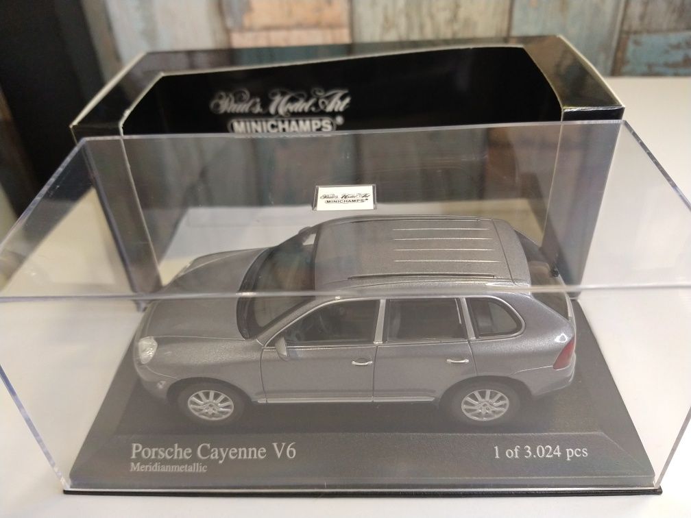 Масштабная модель Porsche Cayenne V6 3.2. Первое поколение. Minichamps