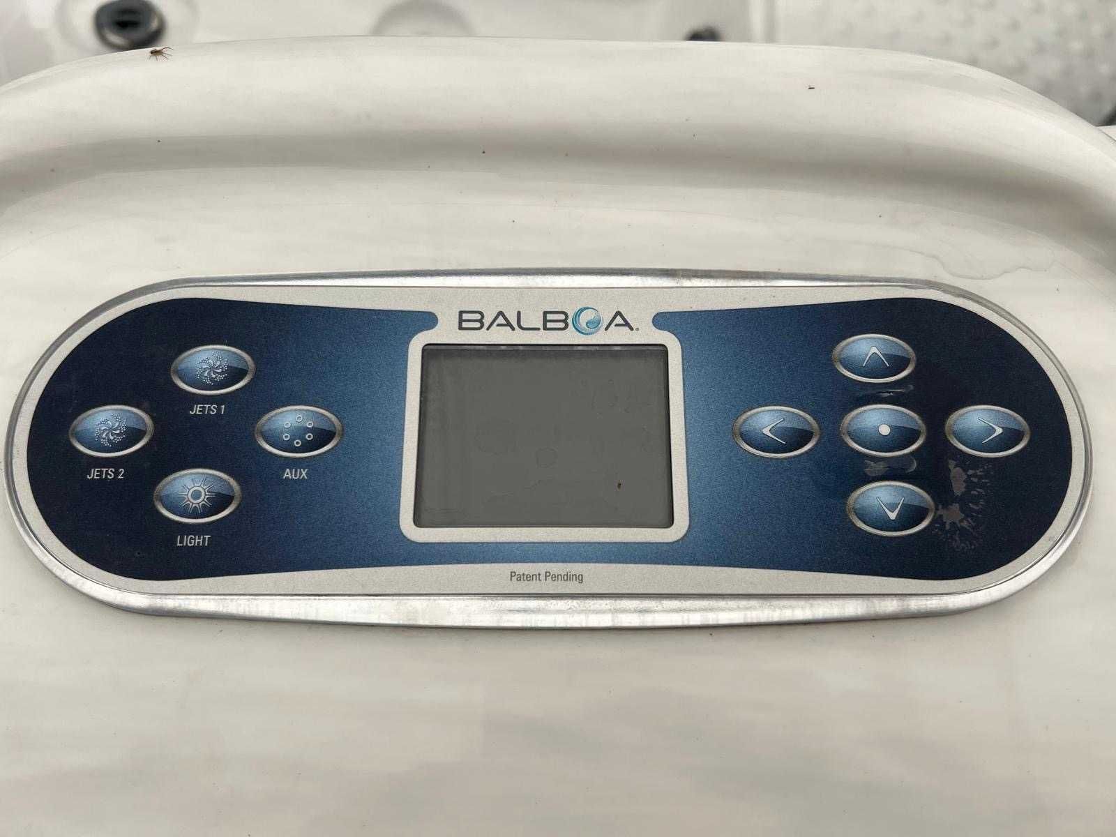 Jacuzzi Premium Carmargue–6 os. z Leżankami, 77 Dysz, LED, Ozon, Audio
