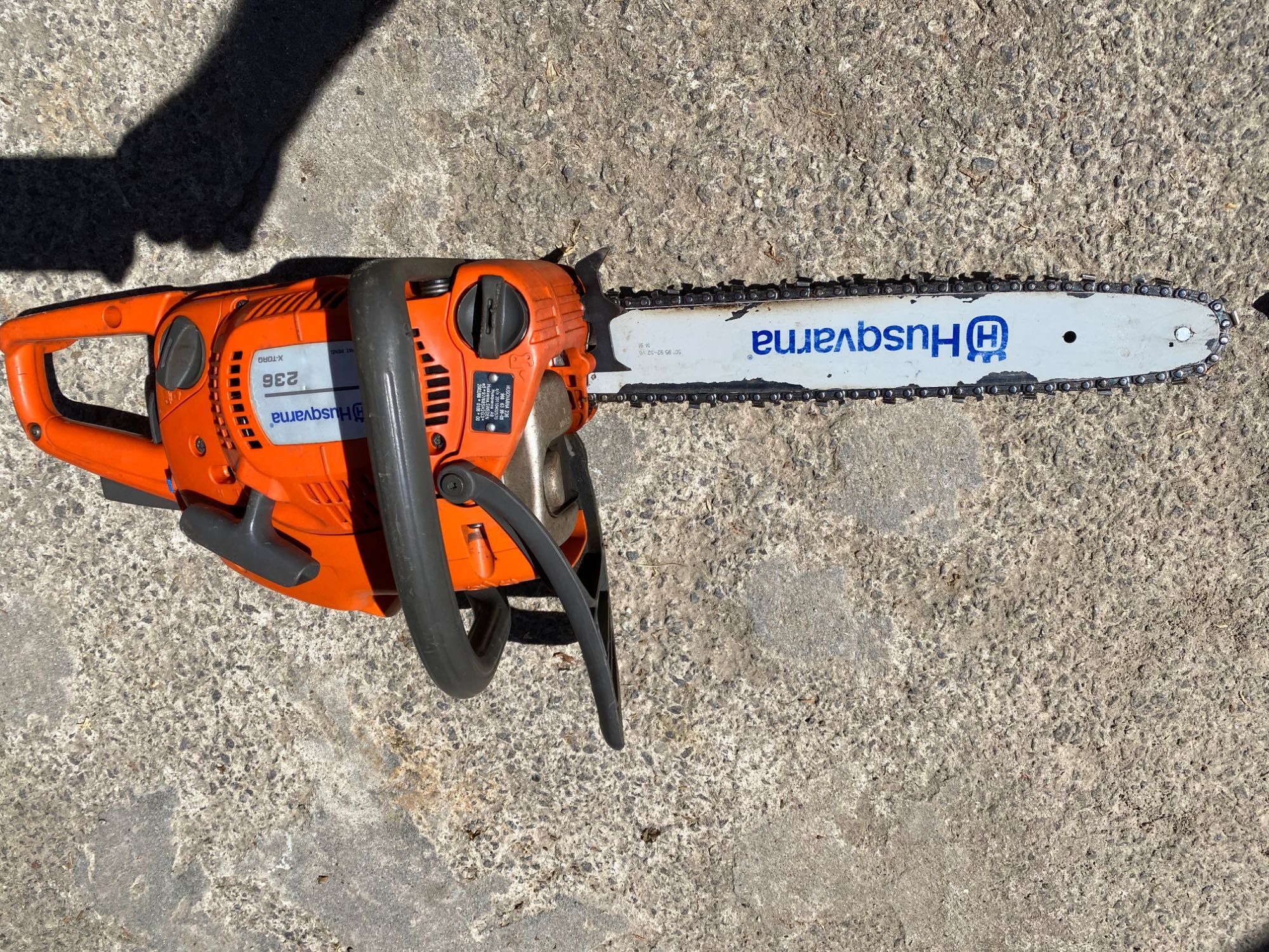 Бензопилу Husqvarna 236 x-TORQ