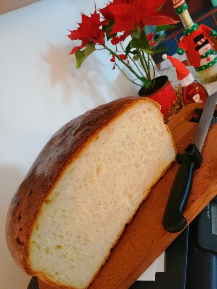 Swieżo wypieczony chleb na zakwasie