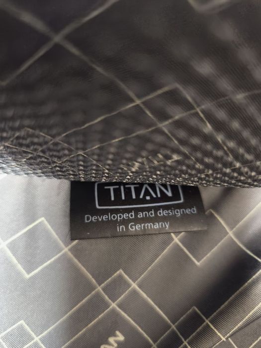 Чемодан бошьшого размера на колесах, валіза для подорожей тканина