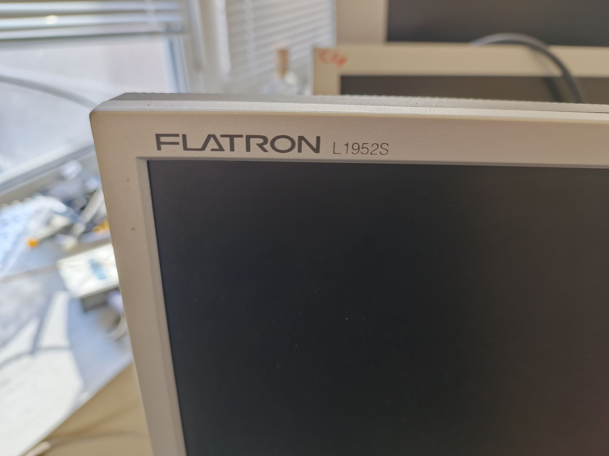 монітор Samsung  Sync Master 172 V +LG FLATRON L1952S