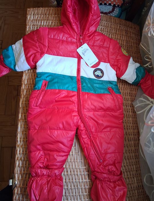 Macacão impermeável novo de bebé