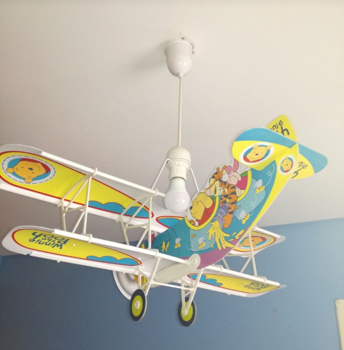 candeeiro quarto criança aviao winnie the pooh
