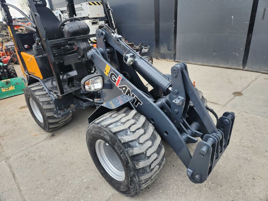 Ładowarka Giant V452 xtra HD - 2019 r - 628 mth