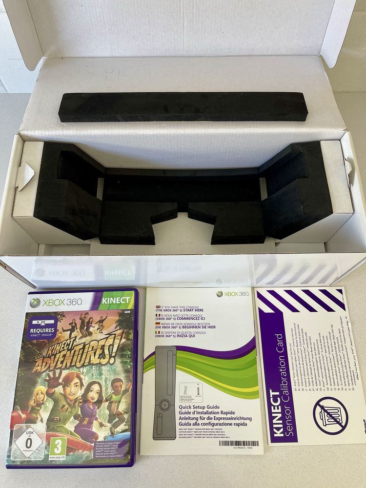Caixa original Xbox 360 Kinect + jogo Kinect Adventures (sem sensor)