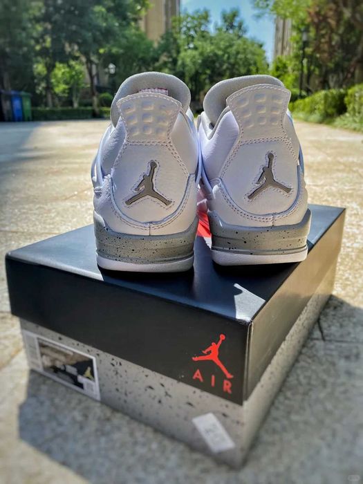 Buty meskie Mokasyny Jordan_4_Retro_Tech_White_Oreo_R.39