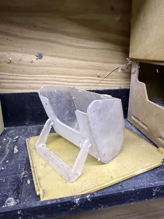 Periquitos mandarins  e gaiolas