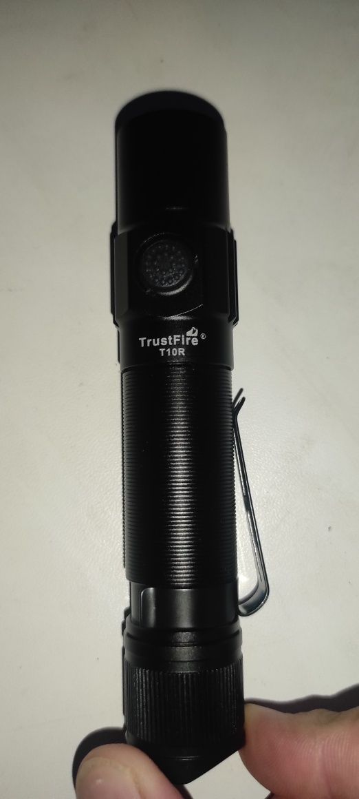 Trustfire T10R 1800LM 18650 акумулятор в комплекті