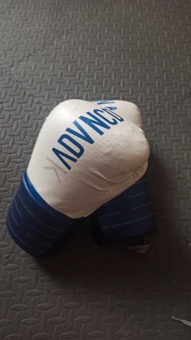 Rękawice bokserskie decathlon outshock 14 Oz plus owijki