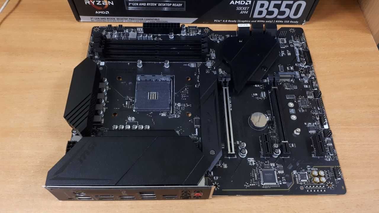 Материнська плата MSI MPG B550 Gaming Plus