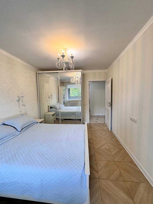 Продам великолепную  3-комн. квартиру /Крымский Бульвар/ 14- Школа