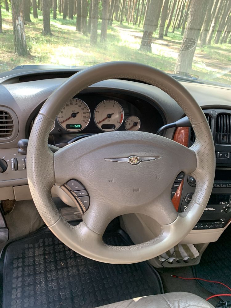 Chrysler Voyager  2.8 дизель в гарному стані