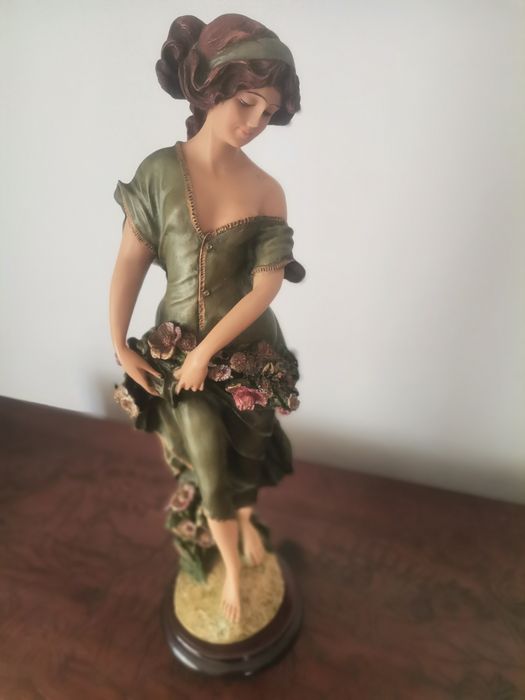 Estatuetas decorativas