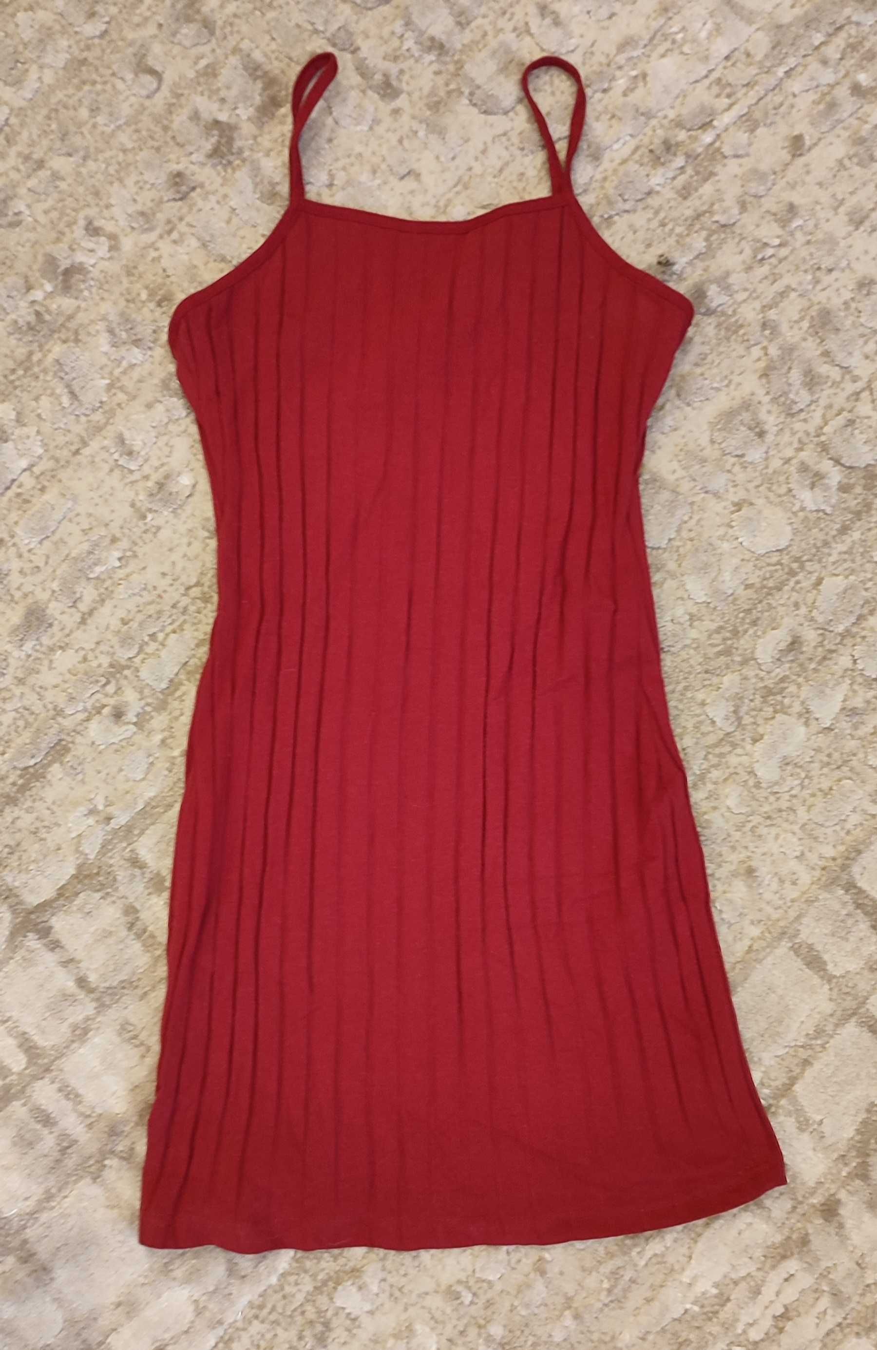 Burgundowa sukienka