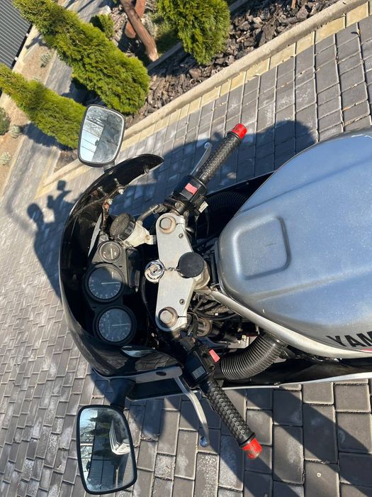 Yamaha fzr 250..