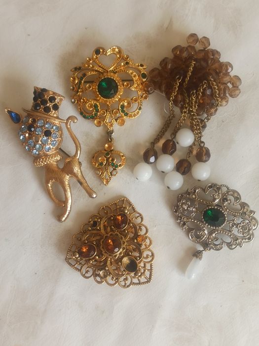 Брошки 80-х годов Чехия