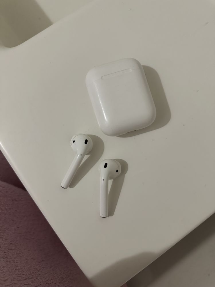 Airpods 1 покоління