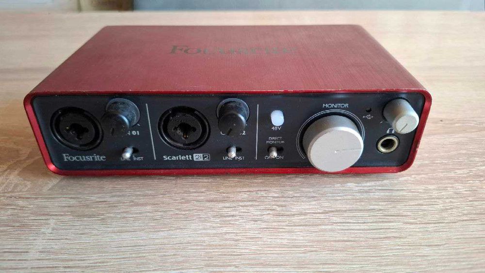 Подам звуковую карту Focusrite Scarlett 2i2. 2nd gen.