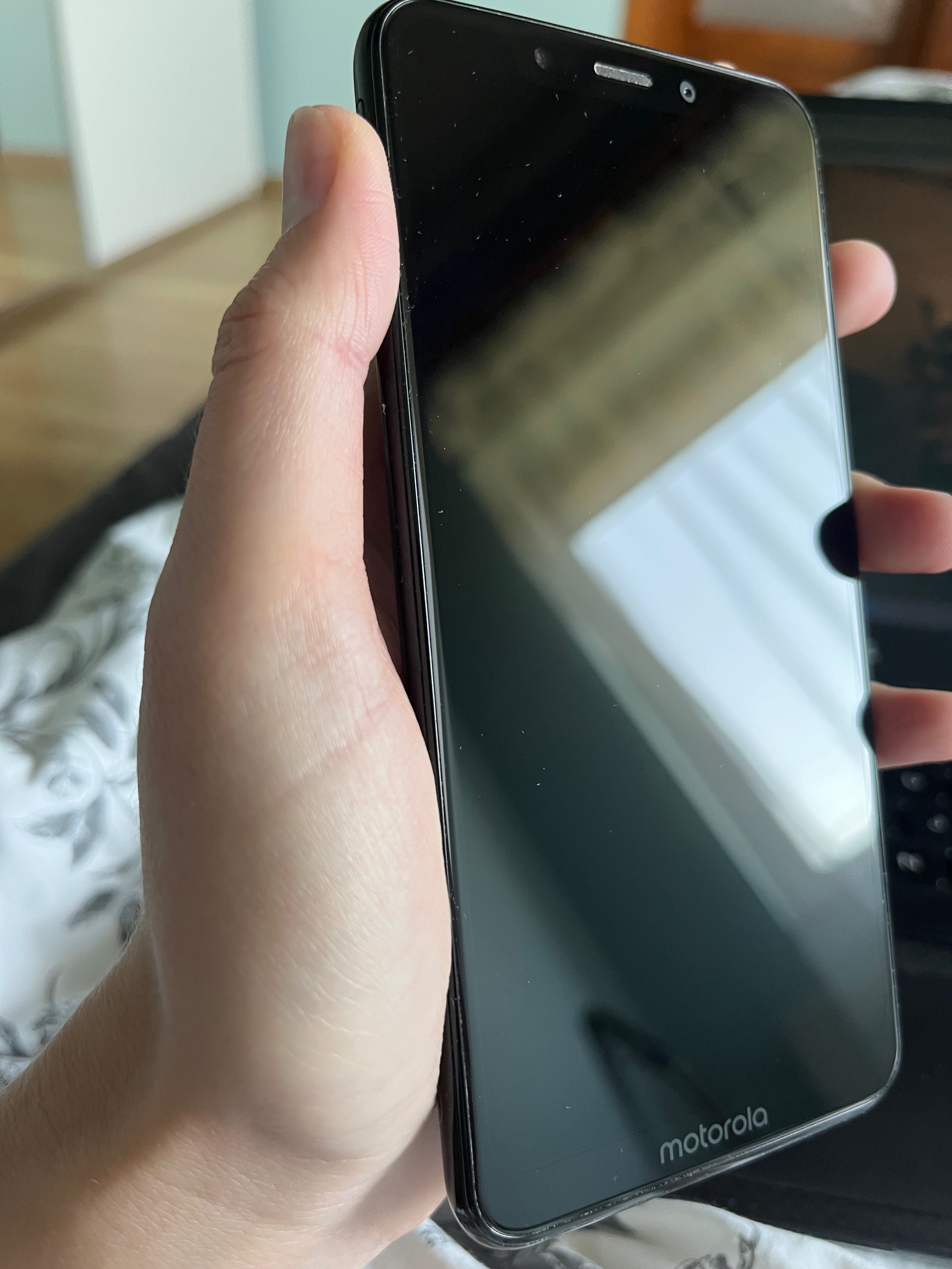 Telefon komórkowy  MOTOROLA ONE 4/64GB