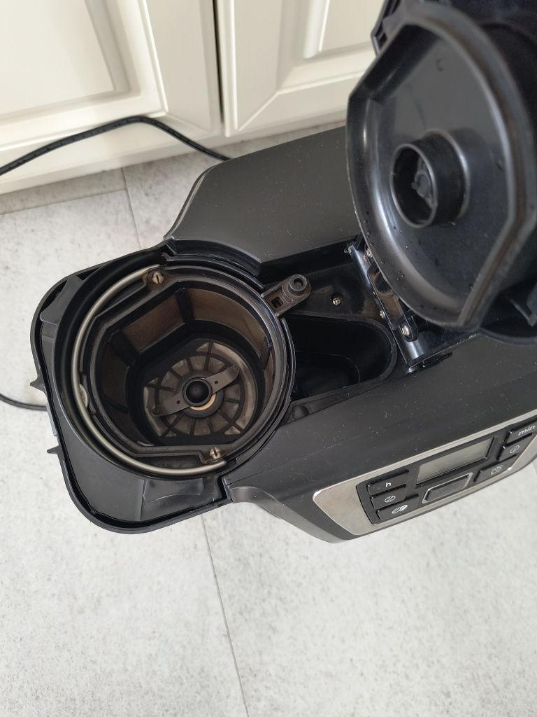 Russell Hobbs Ekspres przelewowy  do kawy z młynkiem