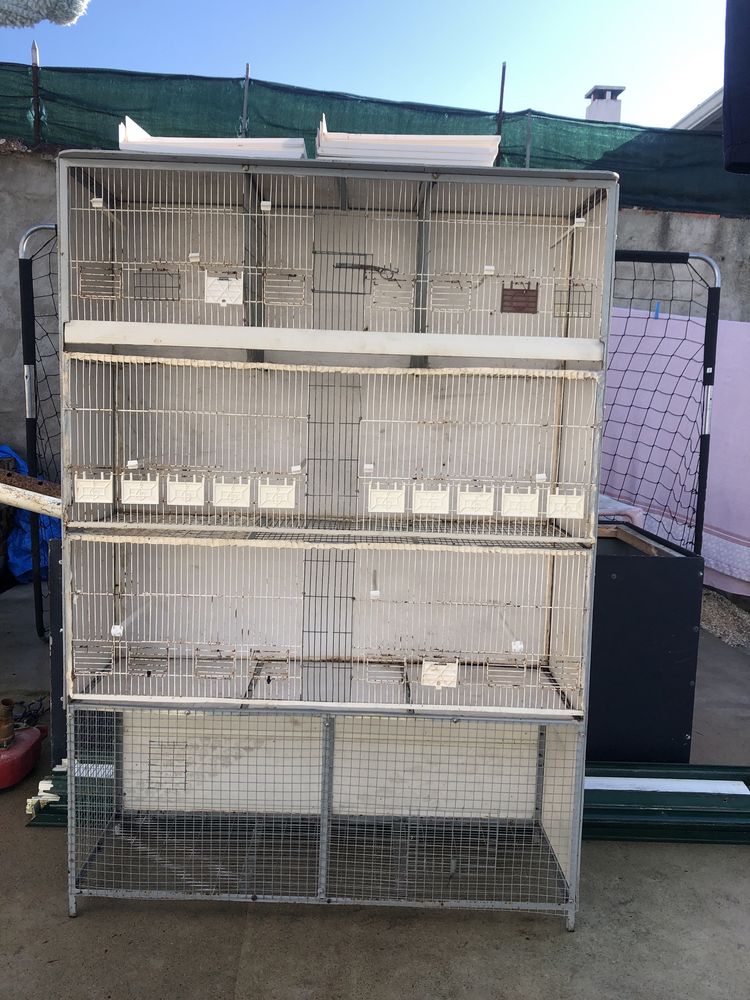 Vendo viveiro com varias divisorias semi novo