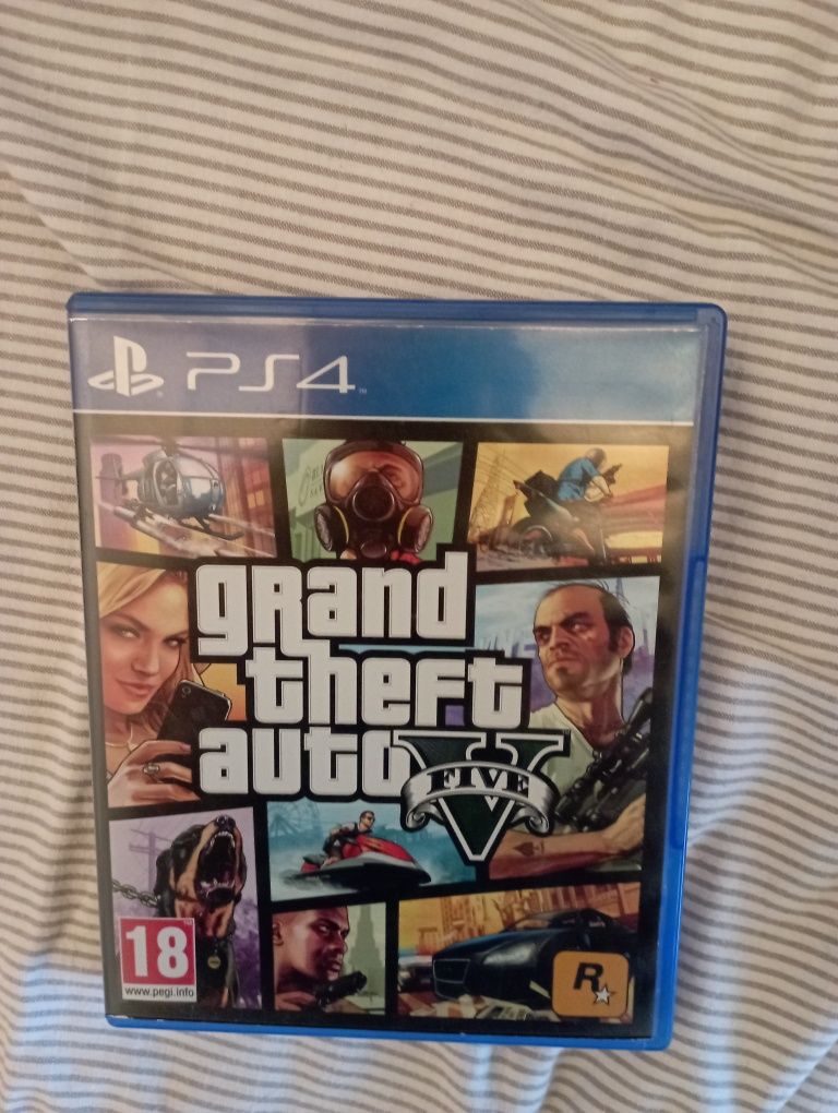 GTA V PS4 em ótimo estado