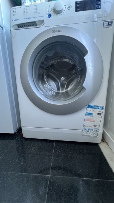 Maquina lavar a roupa Indesit 8kg