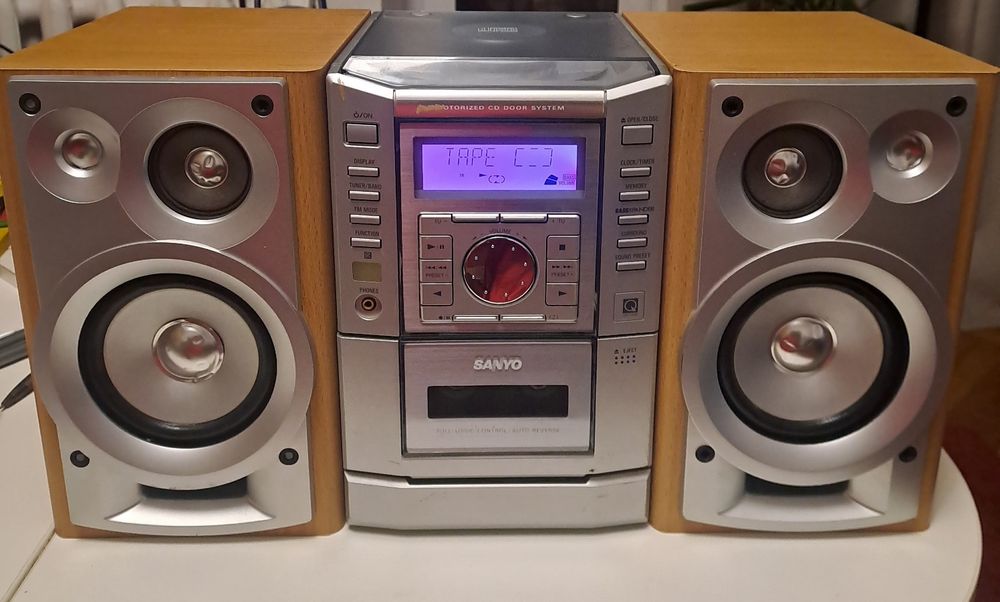 Музыкальный центр  Sanyo DC-DA370