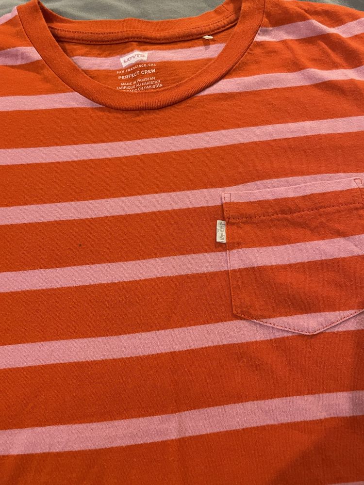 T-shirt w paski