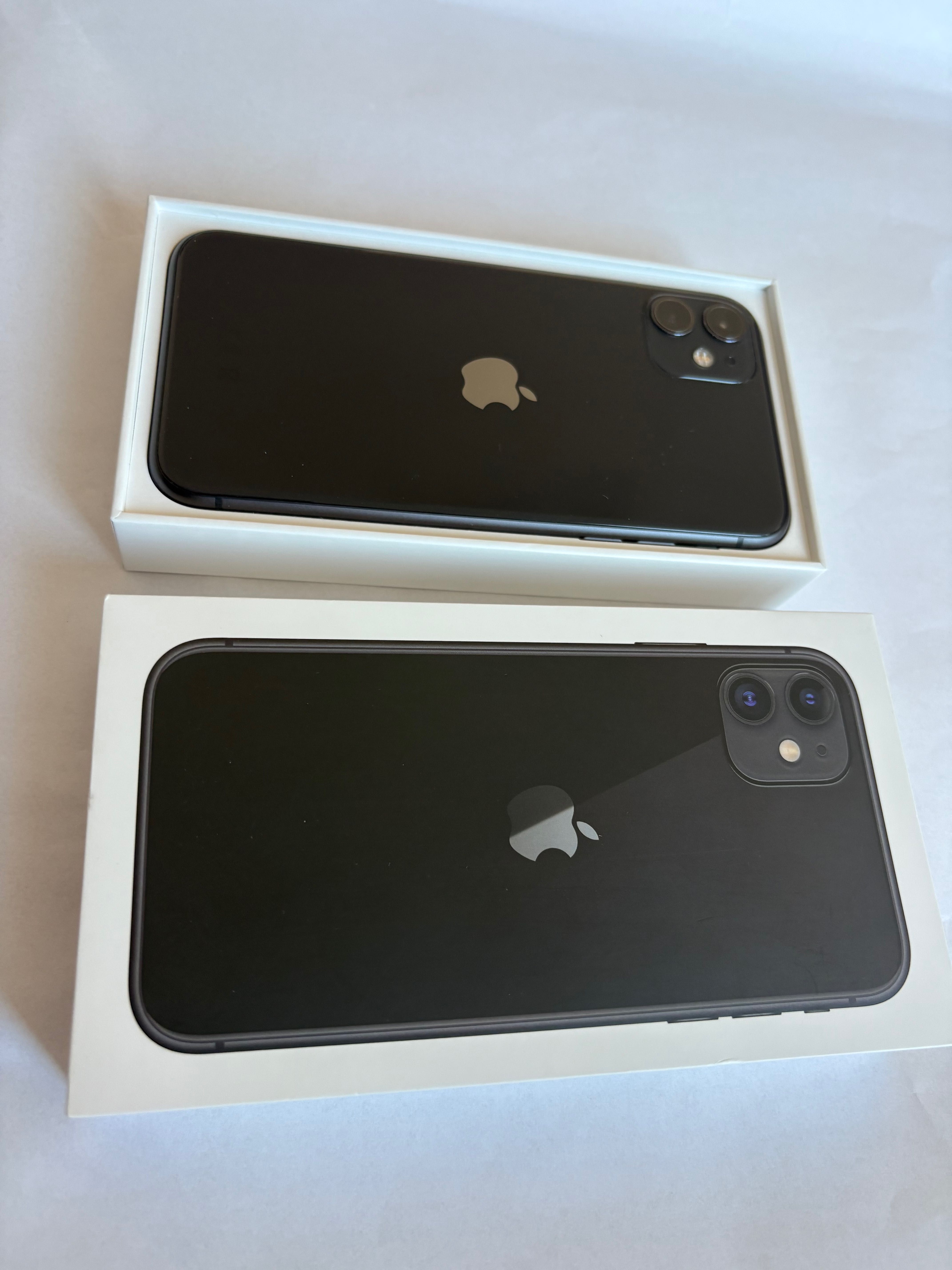 iPhone 11 64GB stan bardzo dobry plus