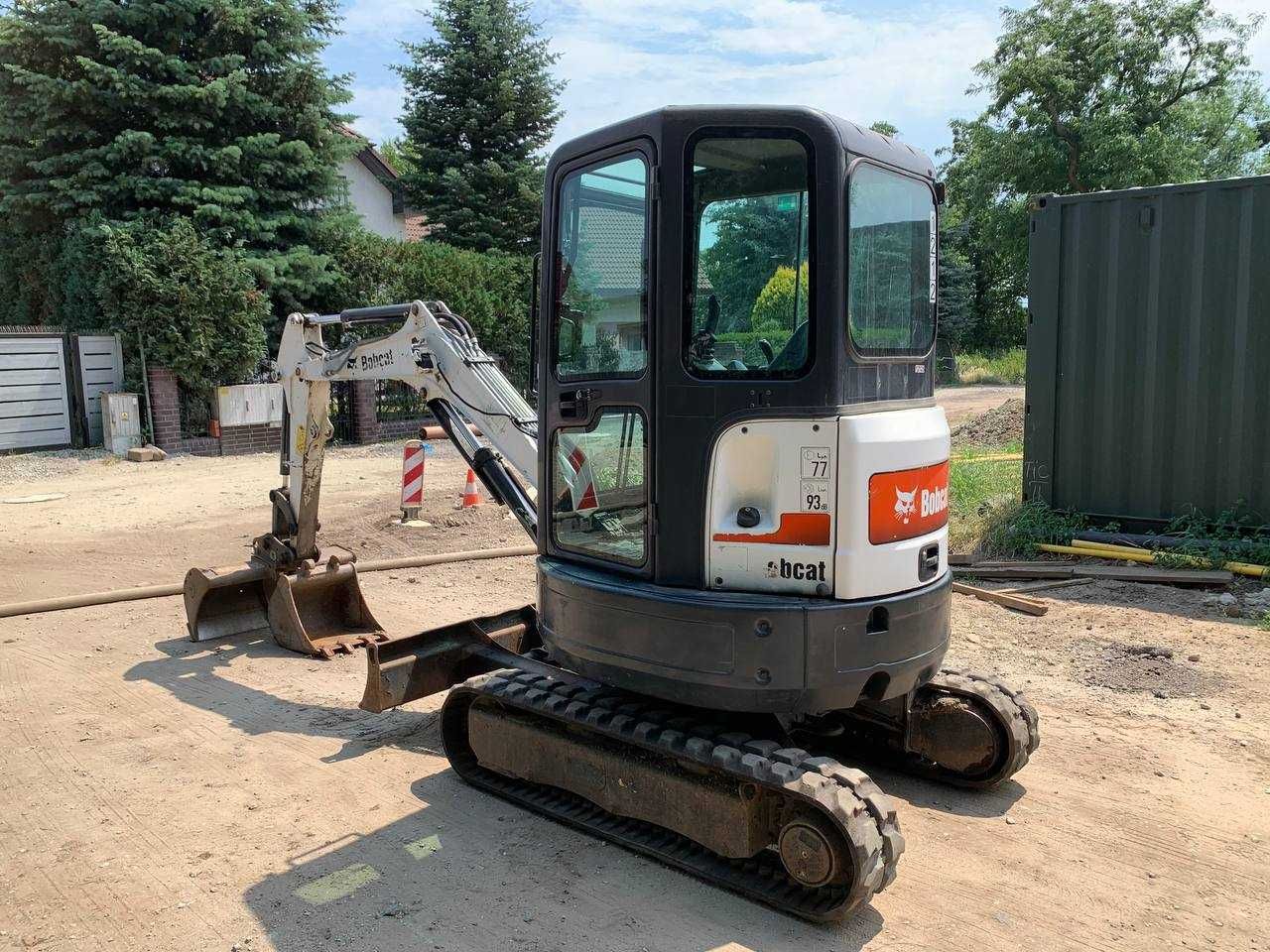 Міні-екскаватор 2.5 т Bobcat E25EM