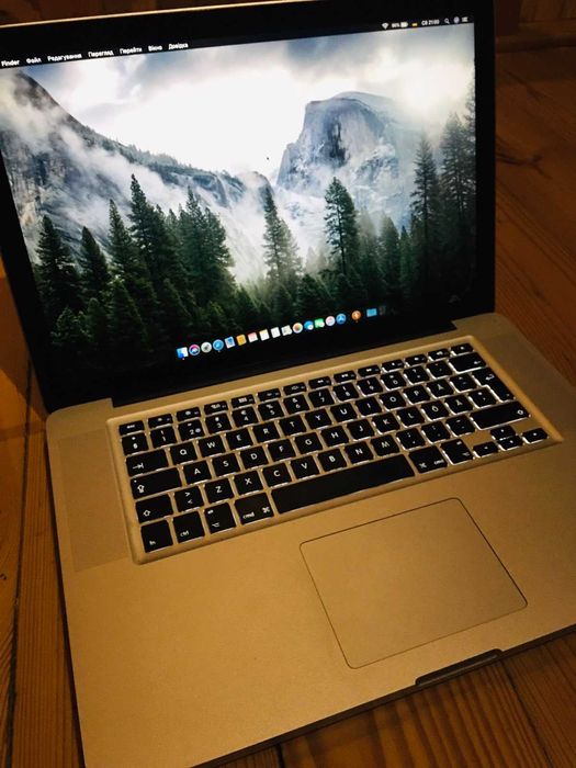 Топ MacBook Pro 15.4" Intel I7, 8GB, 512GB. Идеал.
