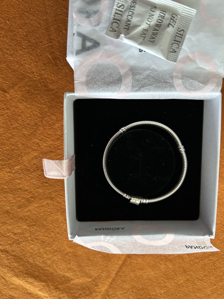 Pulseira pandora nova