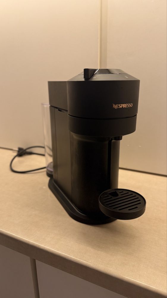 Ekspres do kawy cisnieniowy Nespresso Vertuo Next