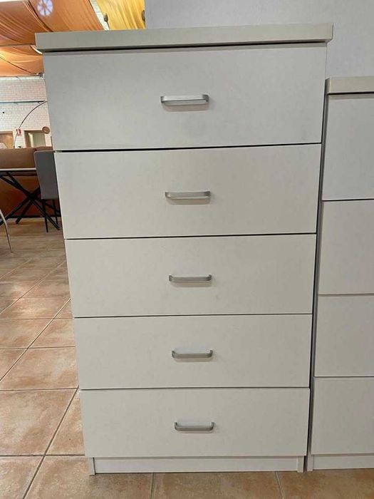 liquidaçao cómoda 5 gavetas nova entrega gratis