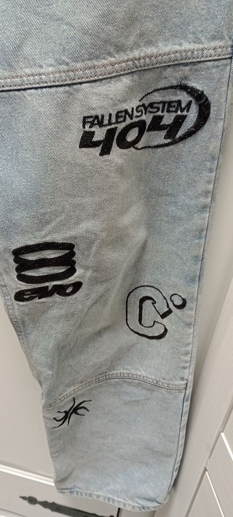Męskie spodnie baggy Bershka