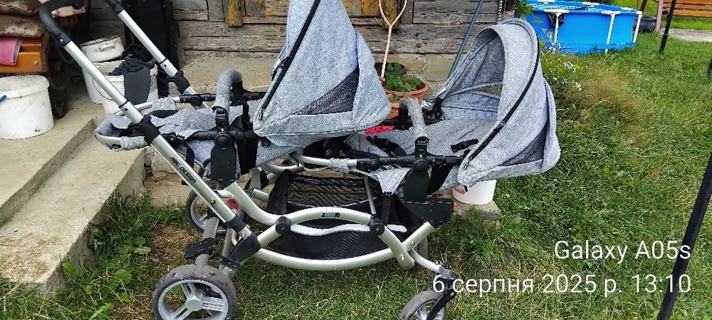 Коляска для двійні
