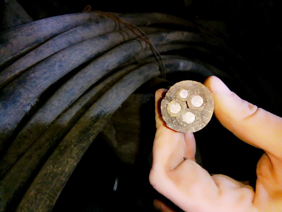 Кабель алюминиевый 4-х жильный около 50 метров