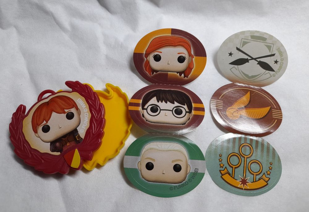 Zabawka Kinder Joy Funko Pop Harry Potter z naklejkami