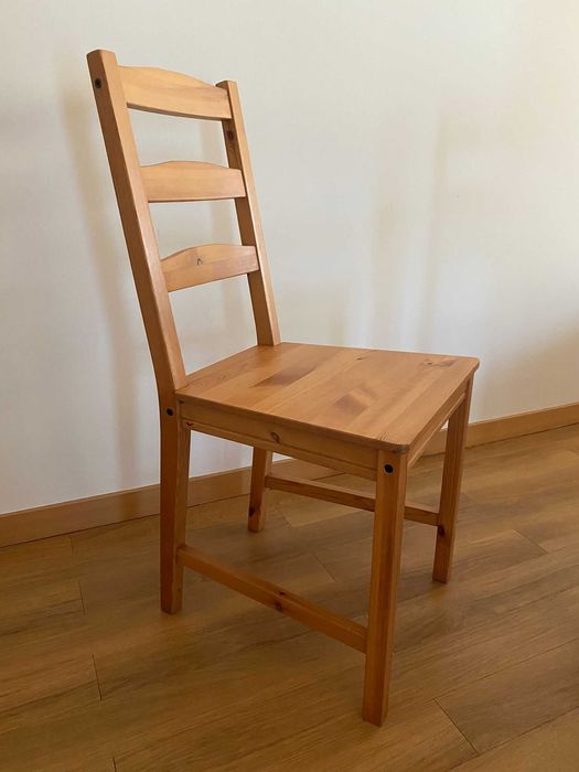 Conjunto de Mesa e 4 Cadeiras JOKKMOKK da IKEA – Madeira Maciça