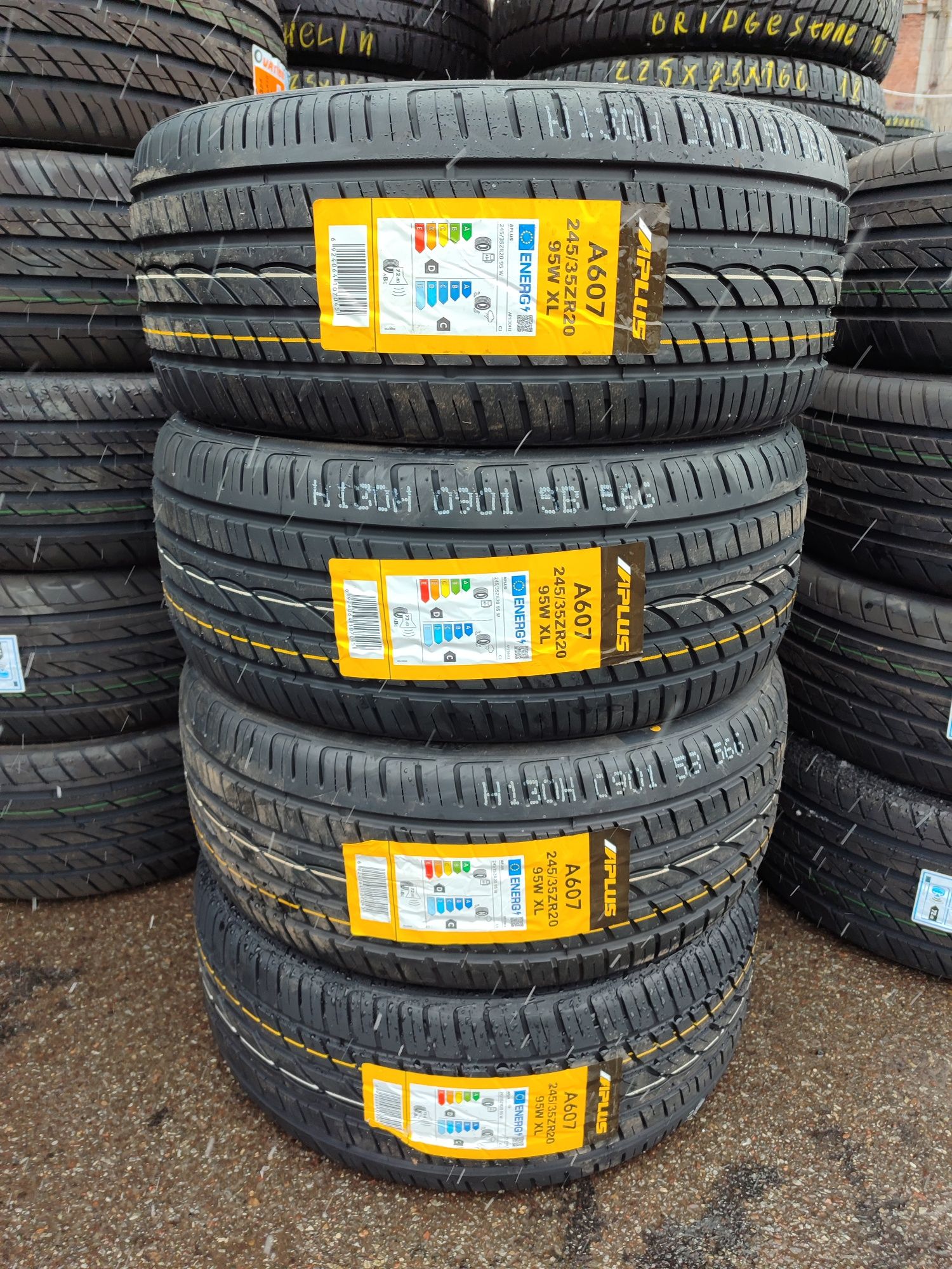 Aplus A607 Tesla model 3 245/35 R20 95W XL