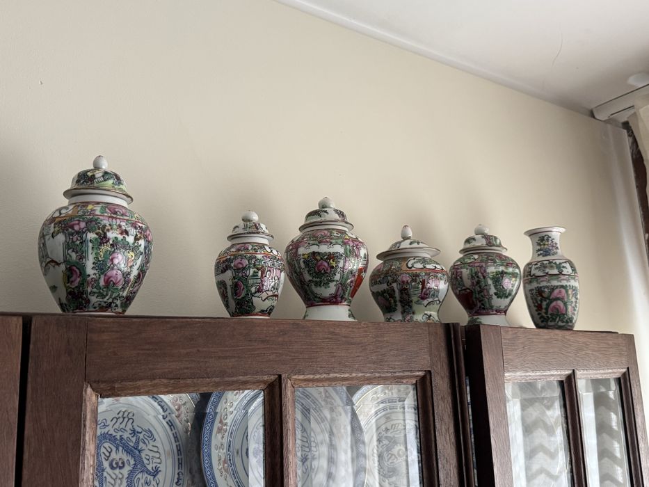 Varias louças para decoraçao  sao novas de exposição