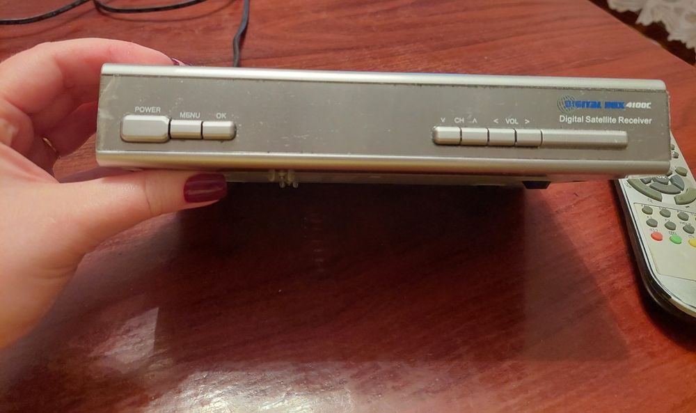 Супутниковий ресивер digital satellite receiver 4100c
