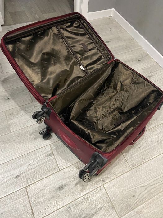Продам валізу в гарному стані