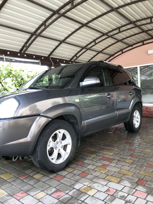 Hyundai Туксон 2.7 газ/ бензин  v6 4 vd