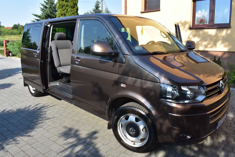 Wynajem busa 9 osobowego ,, Przewóz osób Transport,Transfer lotnisko